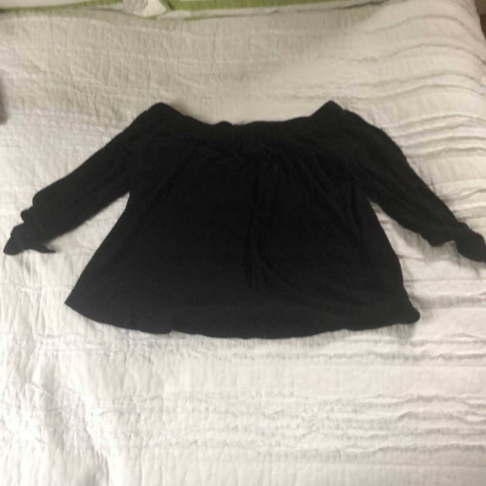 Off-the-shoulder, black Abercrombie top
